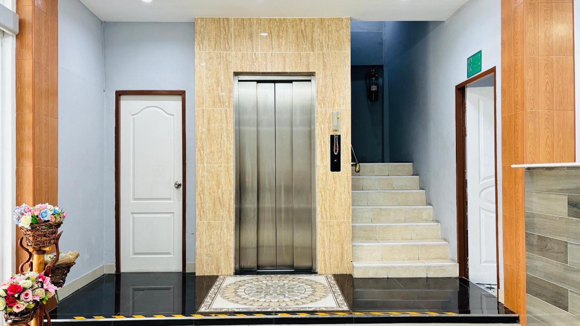 Royal Star Suites Pattaya Exterior foto