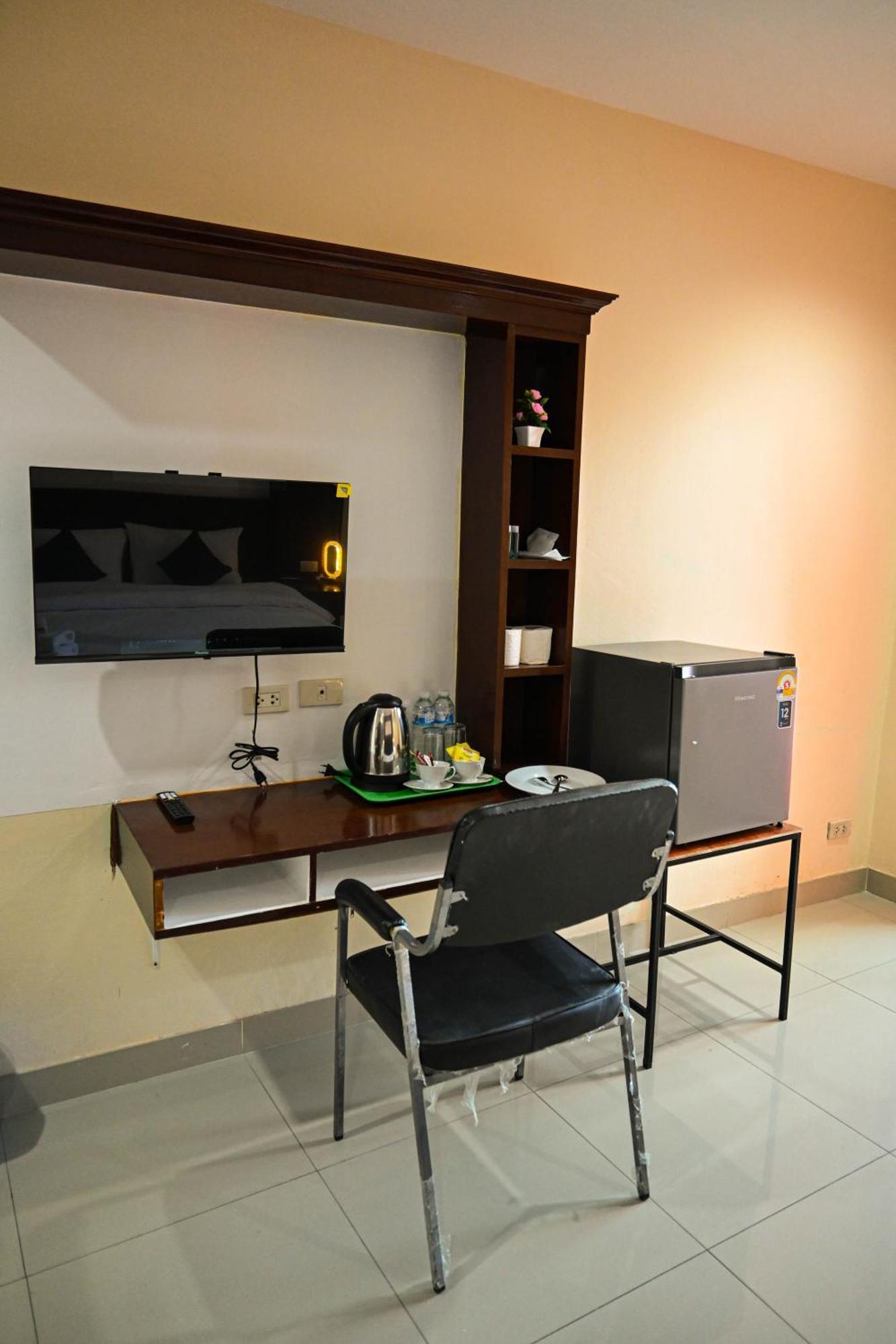 Royal Star Suites Pattaya Exterior foto