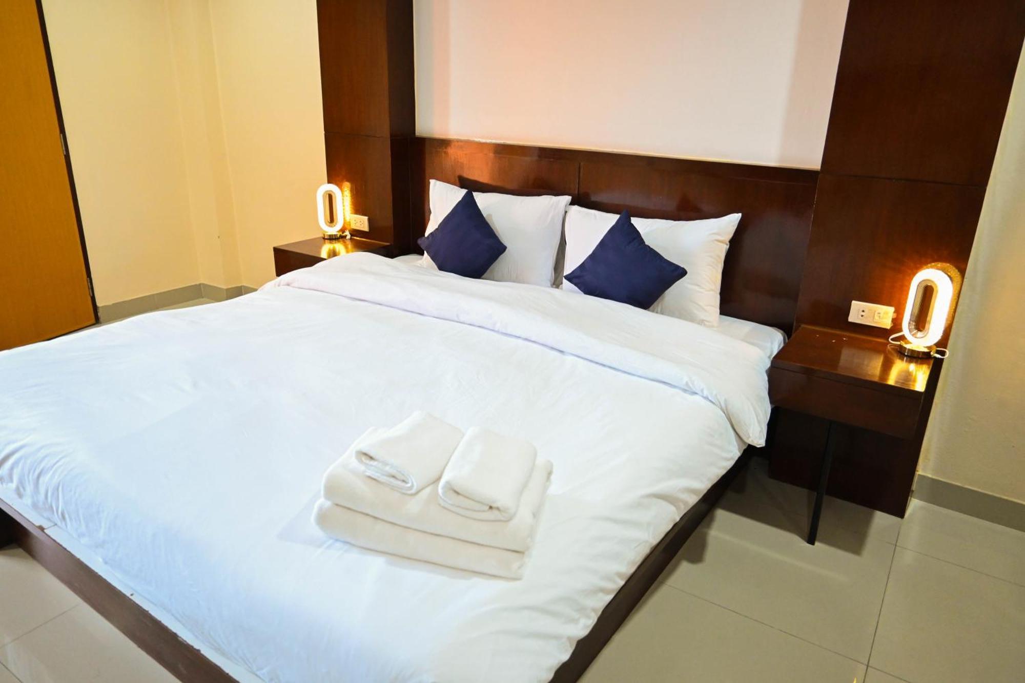 Royal Star Suites Pattaya Exterior foto